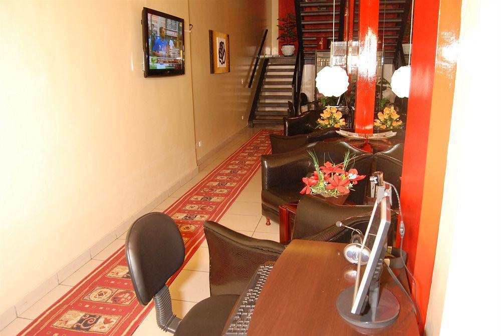 Oft Place Hotel جويانيا المظهر الخارجي الصورة
