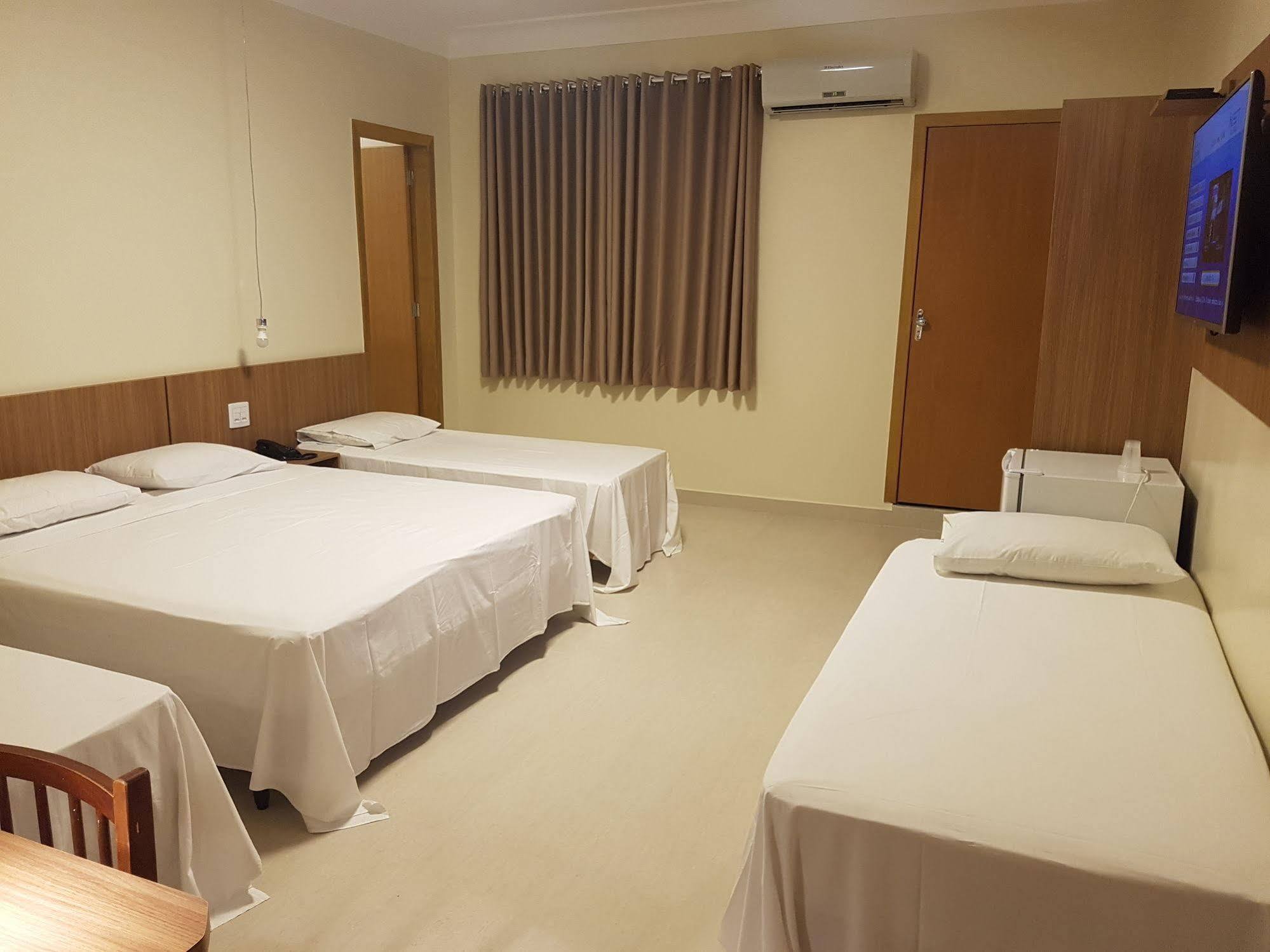 Oft Place Hotel جويانيا المظهر الخارجي الصورة